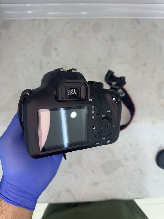 Canon EOS 4000D (zavod komplekt)