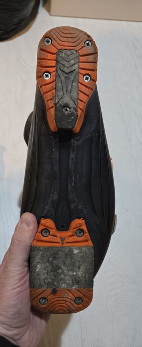 Vând clapari Atomic HAWX  flex 130 marimea 28.5