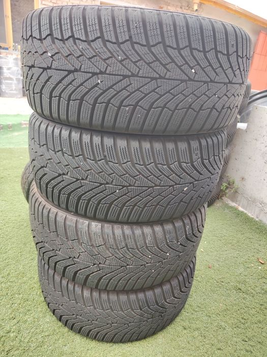 4 бр зимни 225/40/18 Kumho Дот 24г