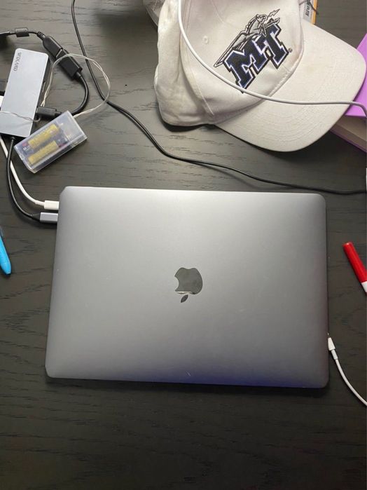 Macbook pro 2017 8/256