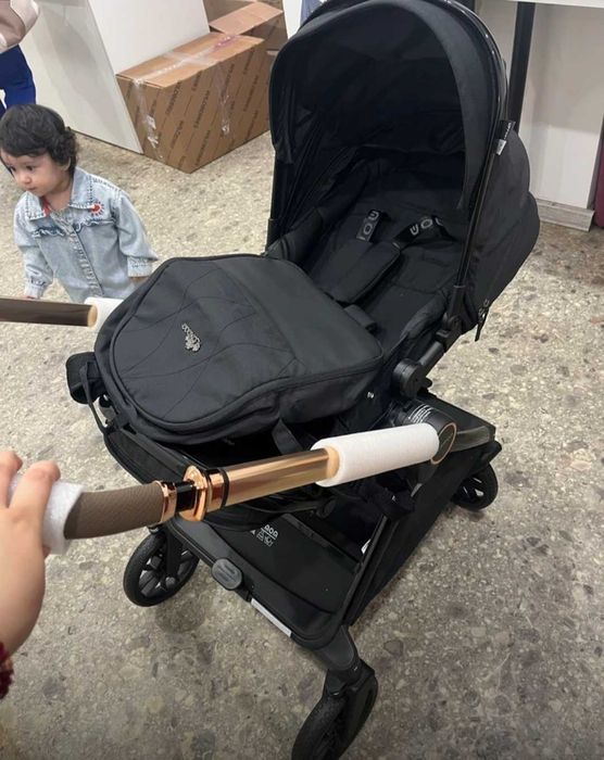 Коляска Luxmom B1 черный