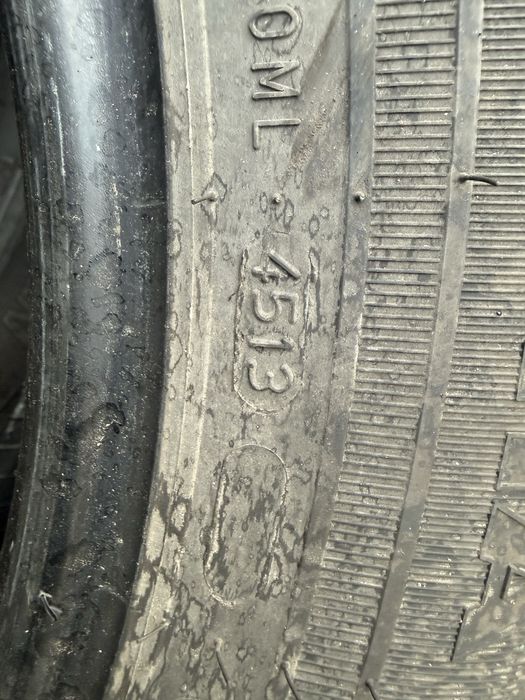 Гуми зимни -235/60/18