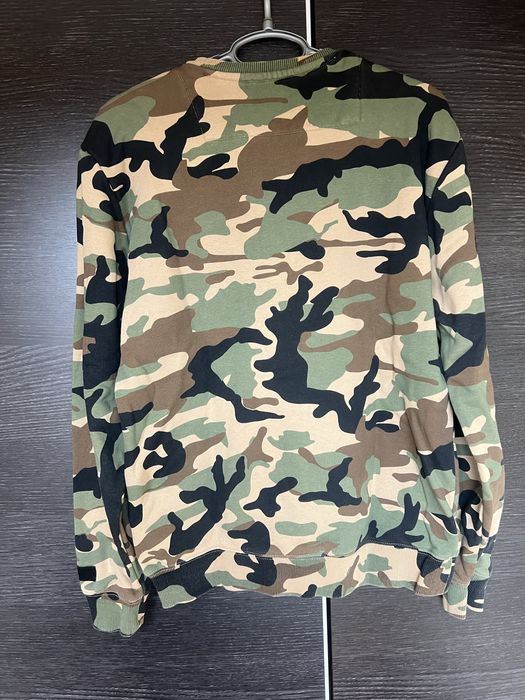 Guess - камуфлажна блуза