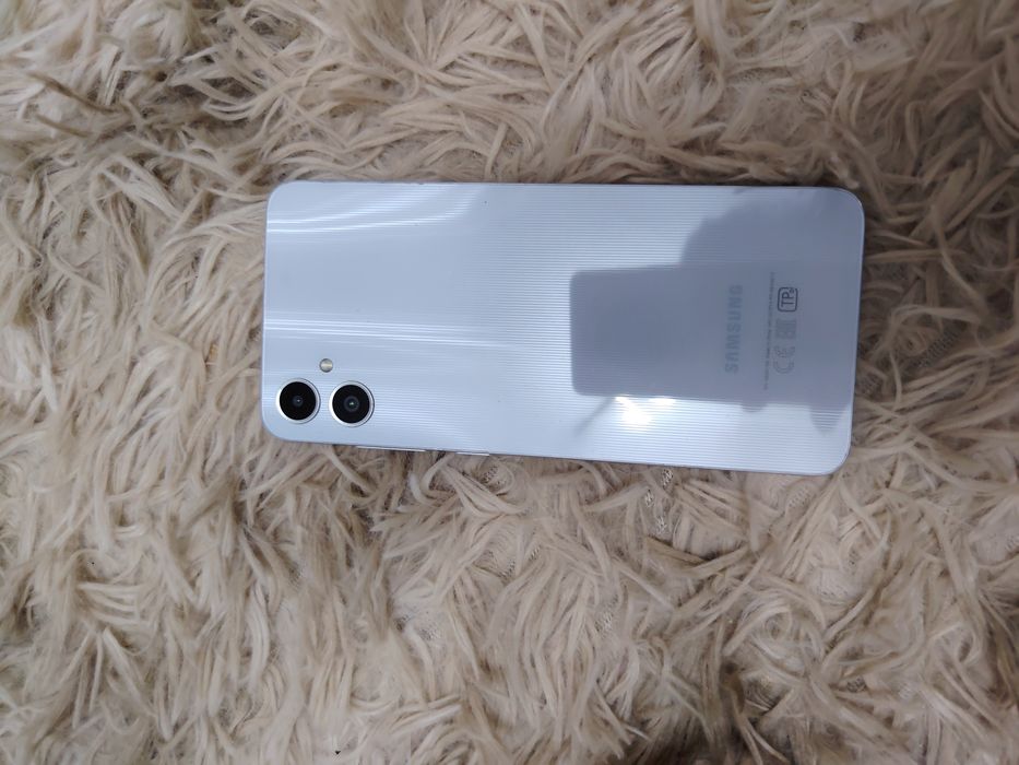 продаётся телефон