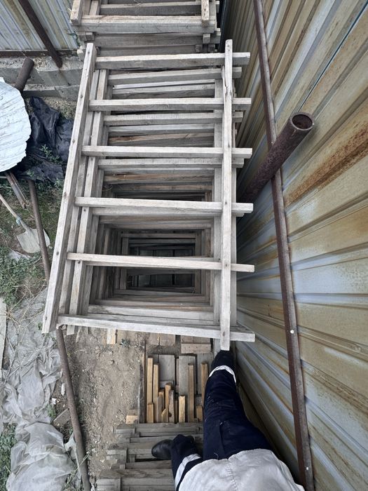 Поддоны под изоляторы