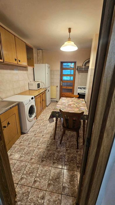 Apartament 4 camere decomandat de închiriat Nicolina