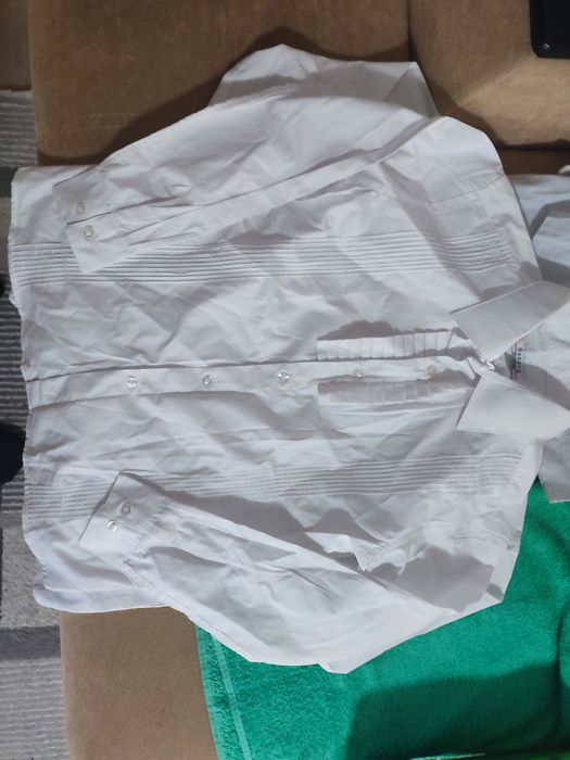 Продам белые рубашки на девочек