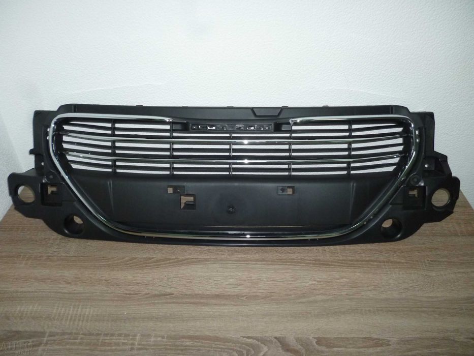 Решетка радиатора Пежо 301 / Peugeot 301 /2012-