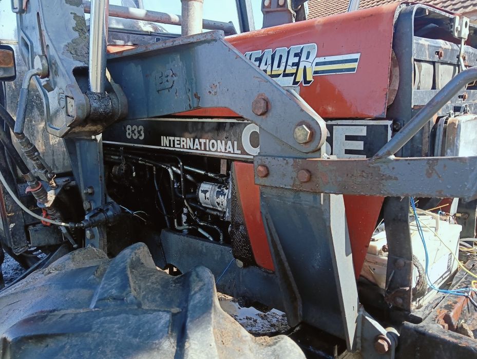 Vând Tractor Case 833