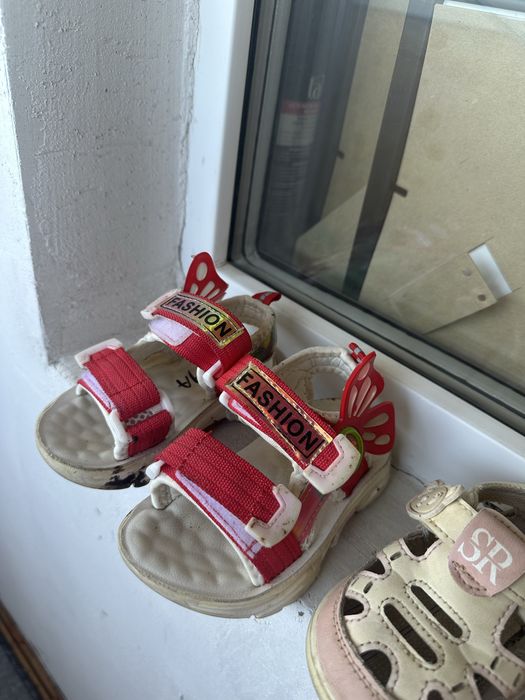 Обувь для девочки  4 пары