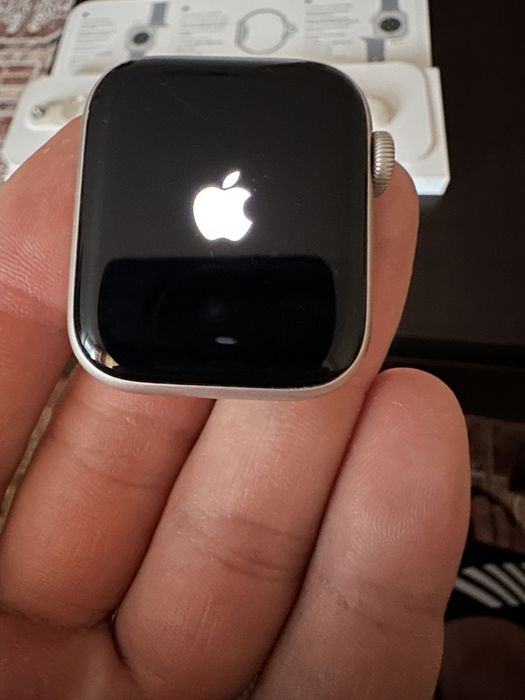 Apple Watch SE 3 40mm Starlight