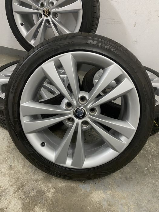 Jante 18 originale Skoda Octavia Vw Golf cu anvelope de vara