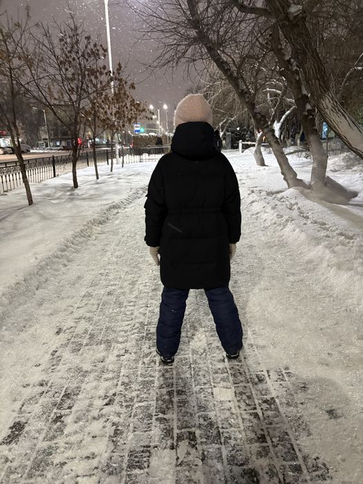 Продам куртку для девочки