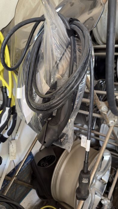 Cabluri Incarcare masina electrice Plug In Hybrid  Volvo Bmw Audi Vw Porsche Mercedes Ford Land rover Toyota Kia Hyundai Byd MG  Mennekes Harting