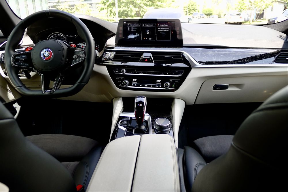 BMW-M5 CS 1000-1 в мире