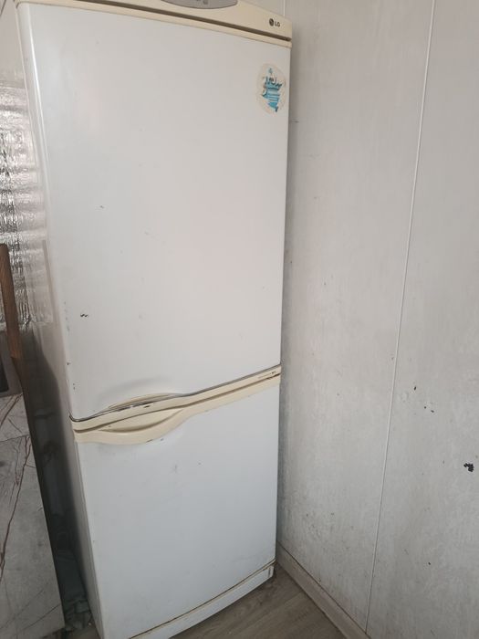 Весы , Холодильник,микроволновка ,холодильник