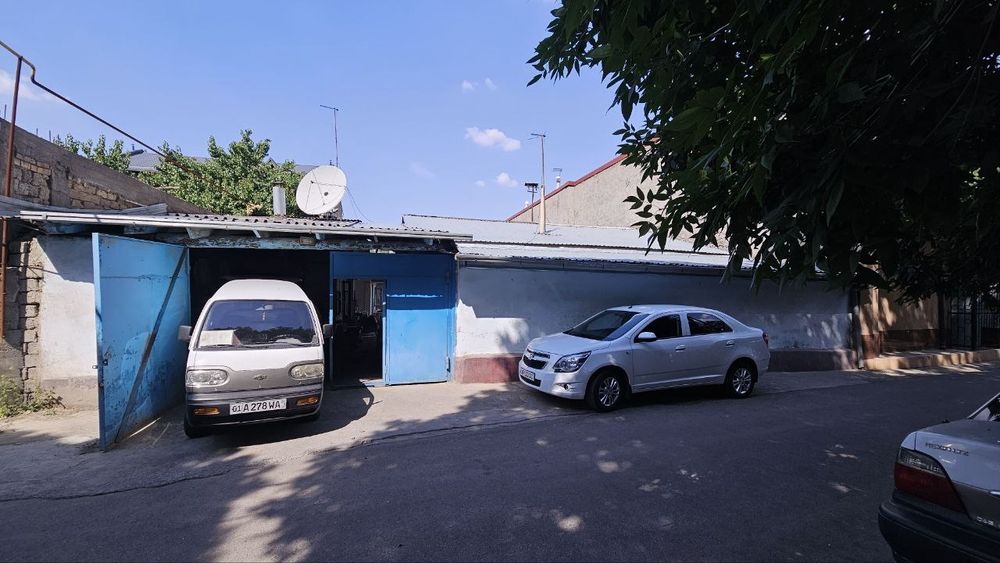 7 sotixli uy sotiladi