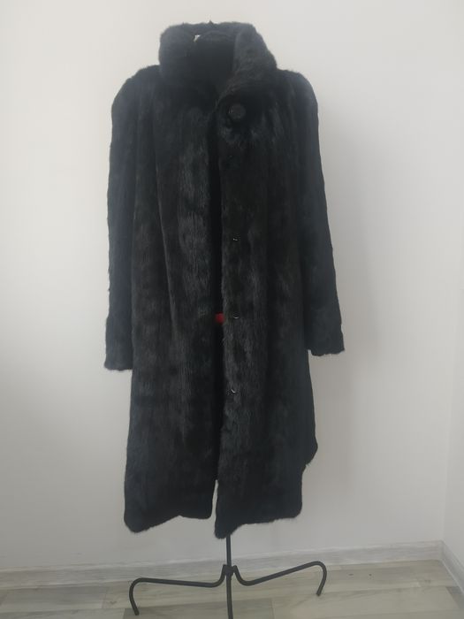 Натуральные норковые шубы большого размера.