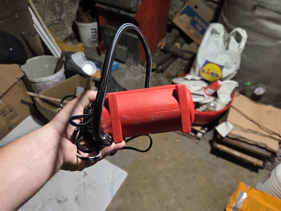 Vând mini-compresor auto Einhell CC-AC 12V, nou-nouț în cutie, nefolosit .