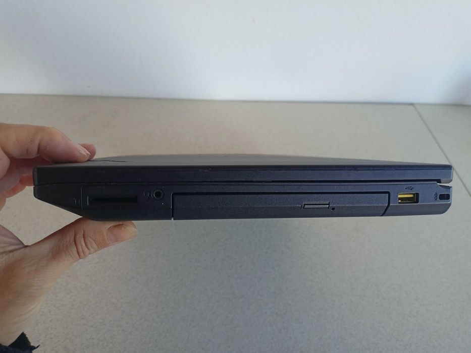 Laptop Lenovo L530 display 15,6 Procesor i3-3120m ram 8g Baterie 3ore