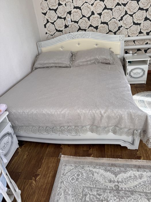 Продам спальный гарнитур