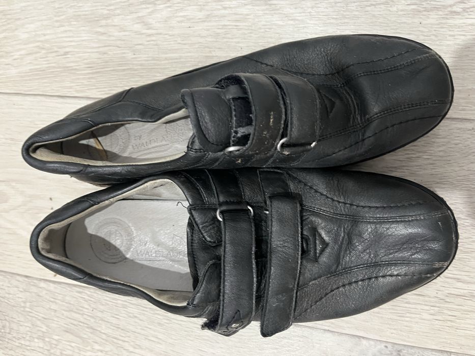 Продается спец ботинки