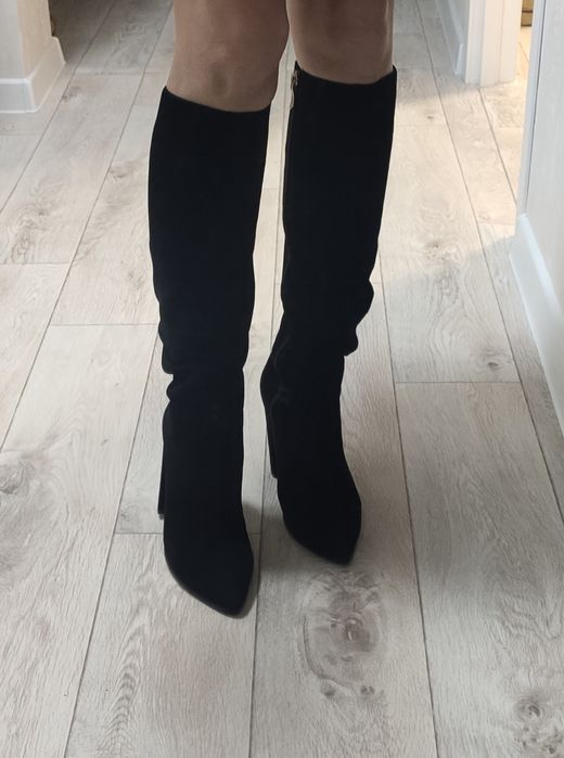 Замшевые чёрные сапоги