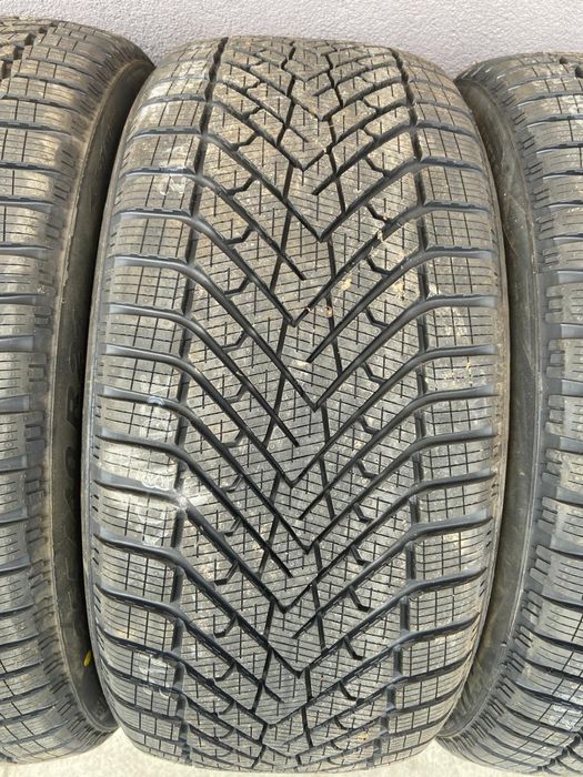 255 40 21 Anvelope de iarna noi Pirelli Scorpion Winter