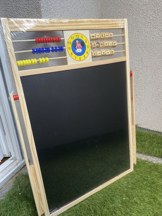 Дървена магнитна дъска със сметало, часовник и комплект букви и цифри