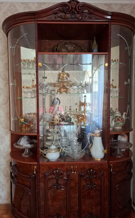 Продаётся стол и Стулья