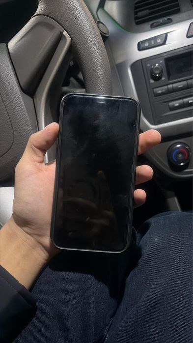 ПРОДАМ Айфон 11/