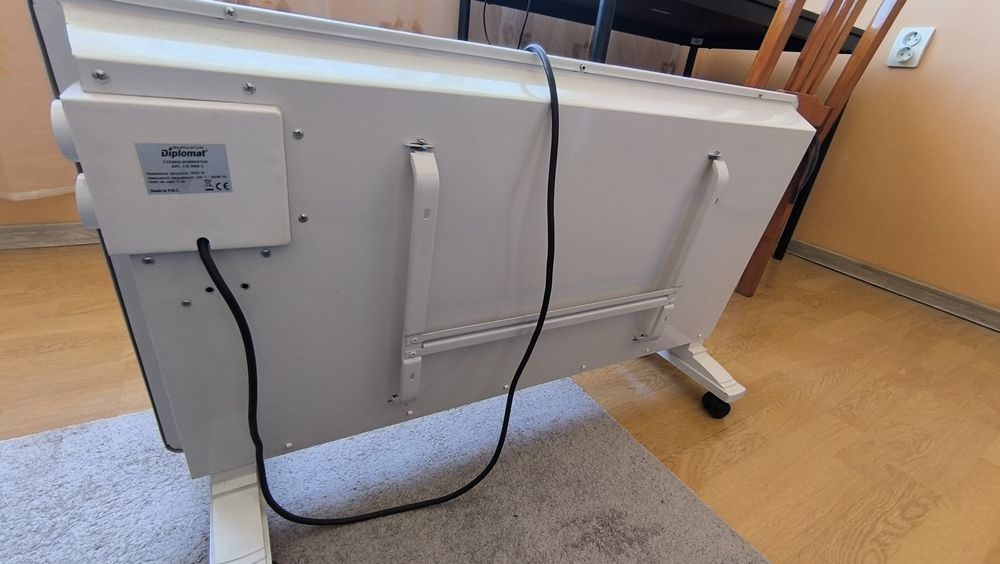 Стенен конвектор Diplomat DPL CH 2000 A