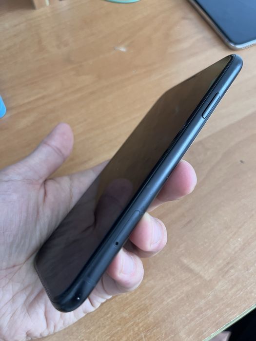 Iphone xr 64 заблокированный