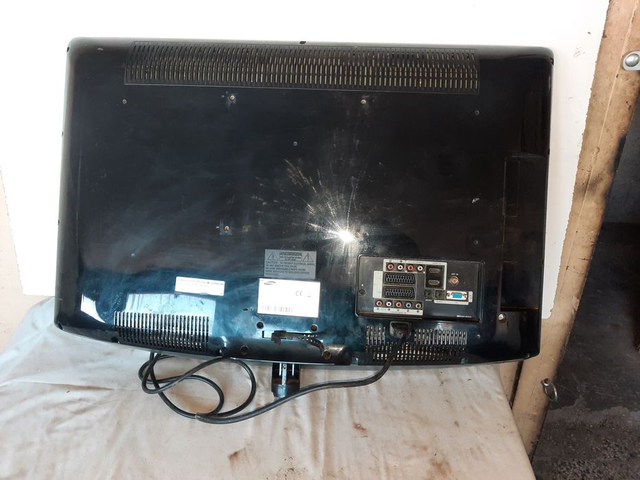 Телевизор Самсунг 32 инчов модел LE32R81B SAMSUNG  за части