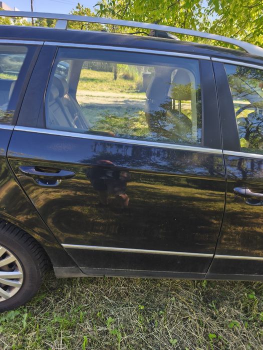 Ușă portieră dreapta spate  Volkswagen Passat B6 negru LC9X