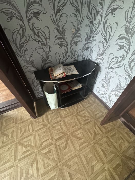 Шкафы по 2000 и 5000 тг разные