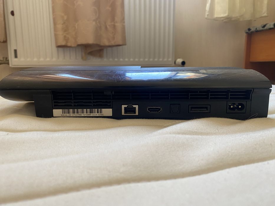 Продаю PS3 Super slim