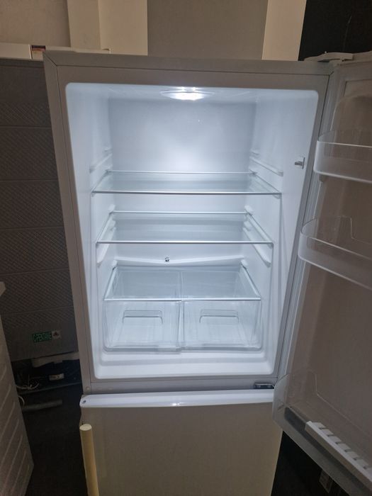 Хладилник с фризер Electrolux A++ 153 см