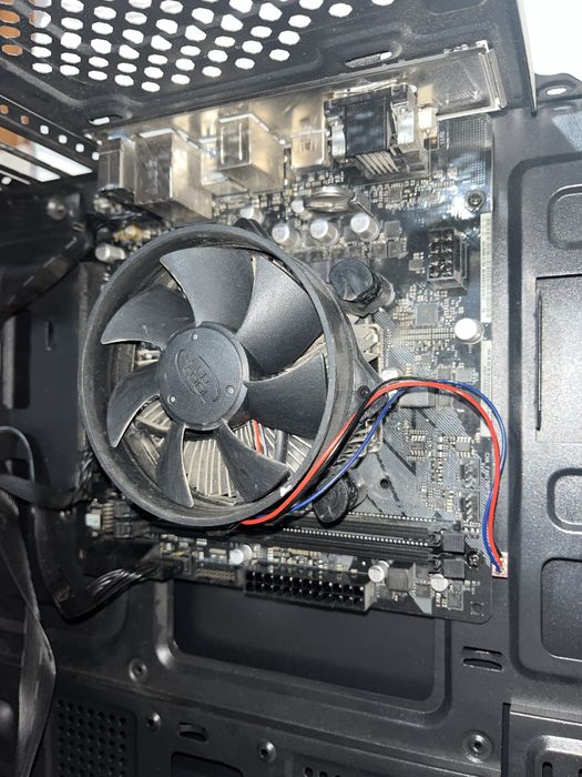 Продам ASRock H410M-HDV + Intel i3-10100F