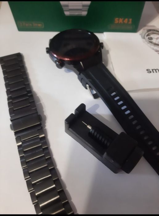 Электронные часы, новые, с коробкой