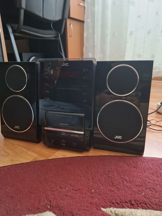 Sistem audio combina JVC