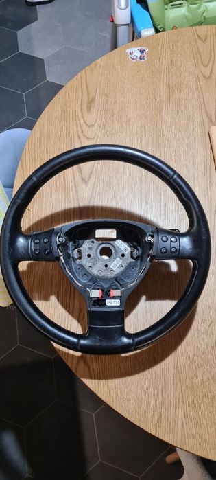 Volan VW Golf Passat  Jetta 5 V de piele cu comenzi și padele