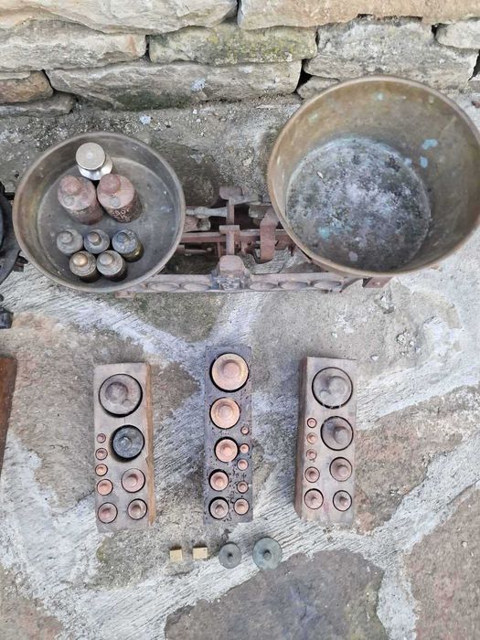 Стар кантар везна с тежести грамове, антикварни