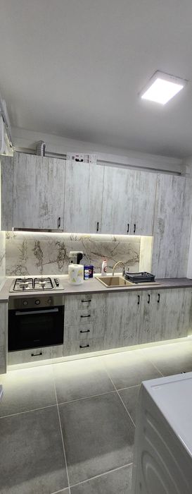 Garsoniera, etaj 1, centru