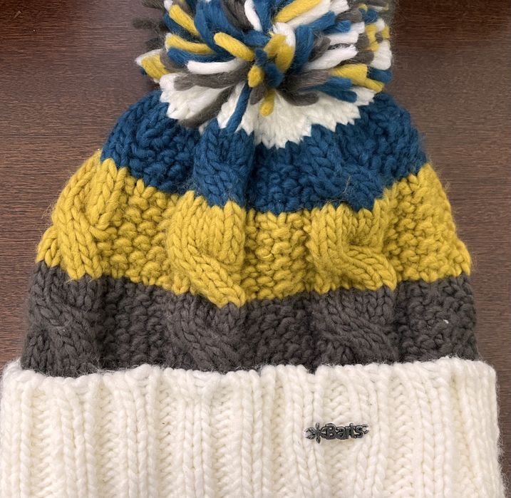 Зимна дамска шапка