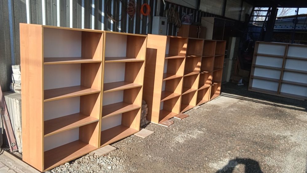 Шкаф офисный    .