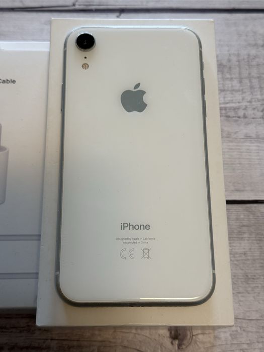 iPhone XR white - 88% santatea bateriei originale, impecabil