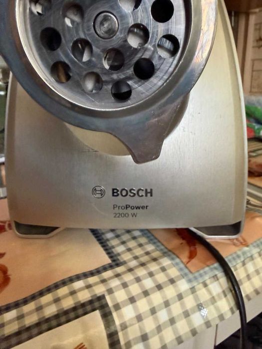 Электромясорубка BOSCH MFW67440