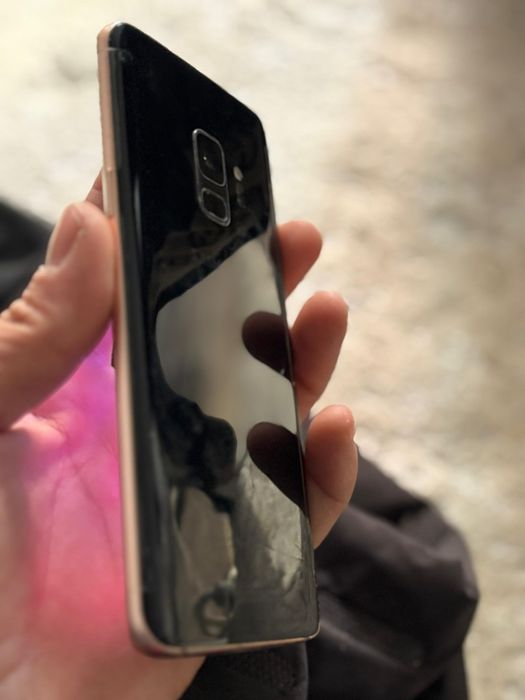 Самсунг С9 смартфон