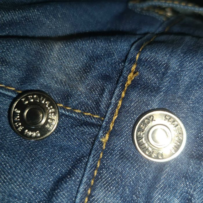 Тотална промоция само за Коледа-дънки-DSQUARED 2-от220лв на 180лв.